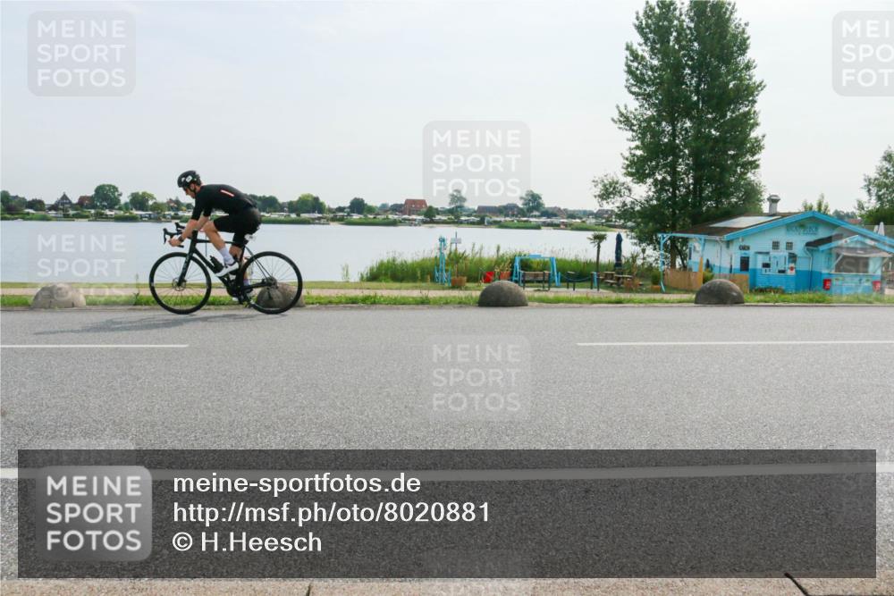 15.06.2025 - 27. Vierlanden-Triathlon H.Heesch http://msf.ph/oto/8020881 15.06.2025 09:50:57 Radfahren 15, 20, 26, 35, 165, 210 meine-sportfotos.de