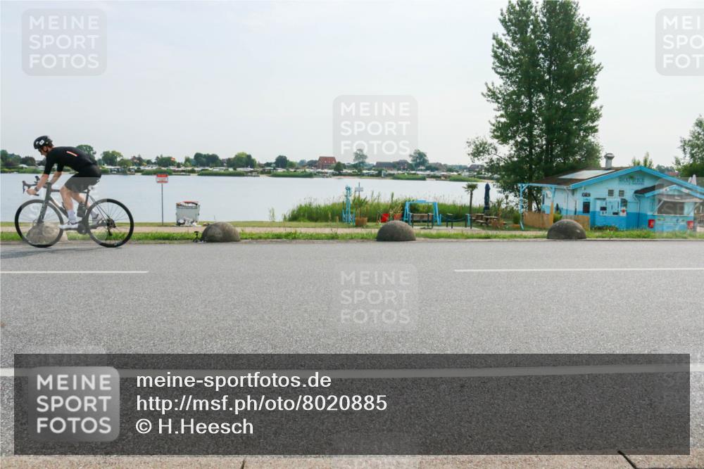 15.06.2025 - 27. Vierlanden-Triathlon H.Heesch http://msf.ph/oto/8020885 15.06.2025 09:50:57 Radfahren 15, 20, 26, 35, 165, 210 meine-sportfotos.de