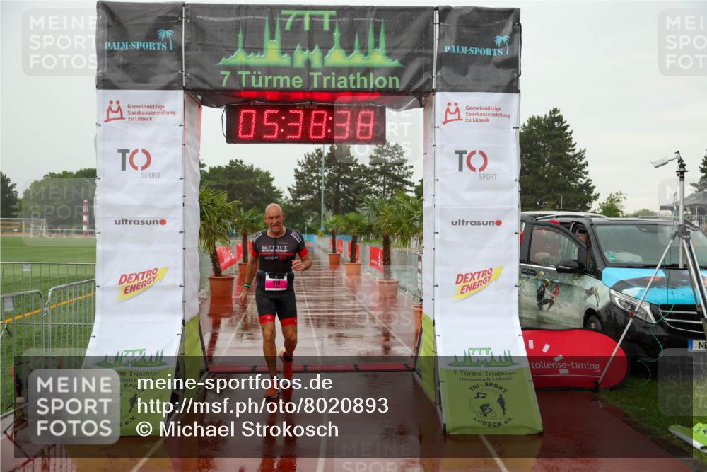 15.06.2025 - 7 Türme Triathlon Michael Strokosch http://msf.ph/oto/8020893 15.06.2025 15:38:38 Ziel 301 meine-sportfotos.de