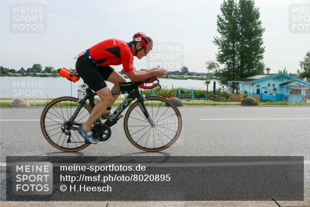 15.06.2025 - 27. Vierlanden-Triathlon H.Heesch http://msf.ph/oto/8020895 15.06.2025 09:51:00 Radfahren 20, 35, 165, 210 meine-sportfotos.de
