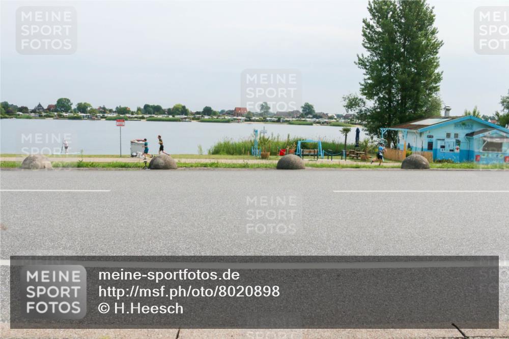 15.06.2025 - 27. Vierlanden-Triathlon H.Heesch http://msf.ph/oto/8020898 15.06.2025 11:16:28 Radfahren 45, 603, 717, 805 meine-sportfotos.de