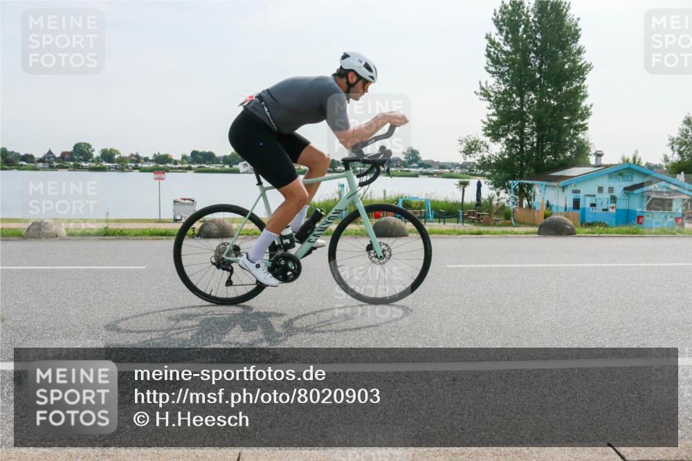 15.06.2025 - 27. Vierlanden-Triathlon H.Heesch http://msf.ph/oto/8020903 15.06.2025 09:51:13 Radfahren 75 meine-sportfotos.de