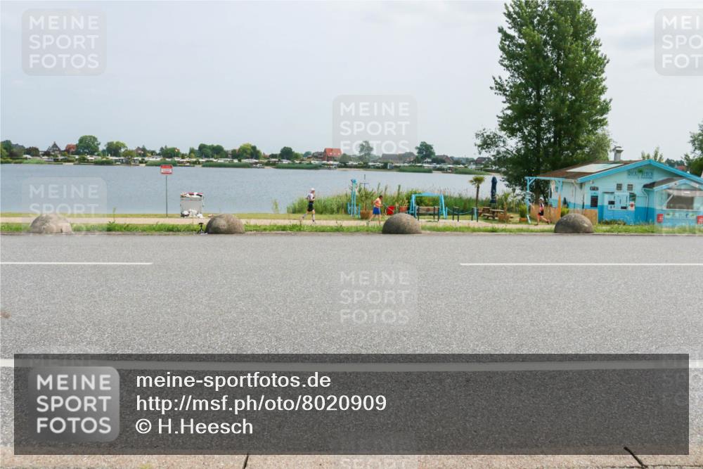 21.06.2025 - 27. Vierlanden-Triathlon H.Heesch http://msf.ph/oto/8020909 15.06.2025 12:04:27 Radfahren 725, 792, 901, 904, 954 meine-sportfotos.de