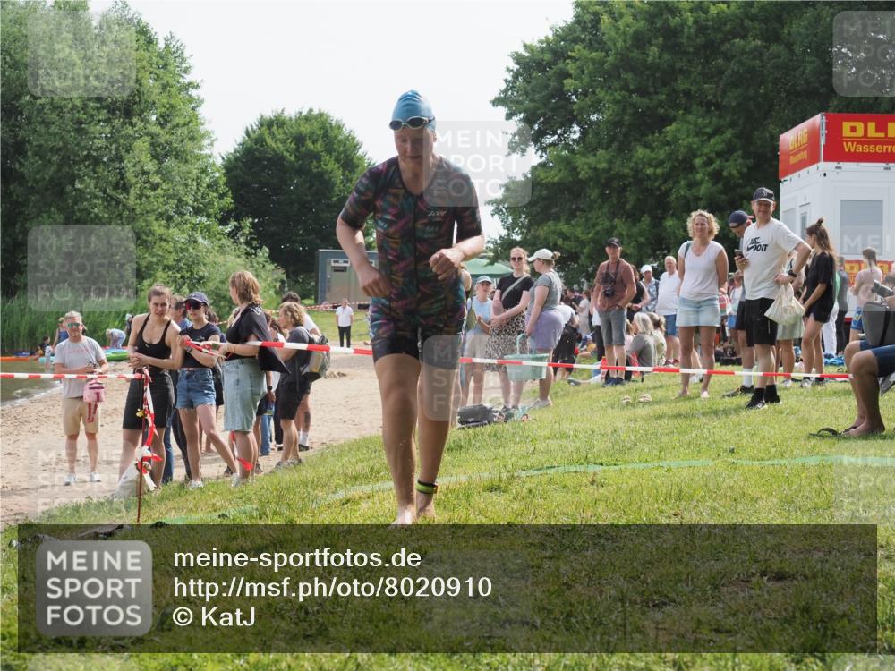 15.06.2025 - 27. Vierlanden-Triathlon KatJ http://msf.ph/oto/8020910 15.06.2025 10:23:22 Schwimmen 531 meine-sportfotos.de