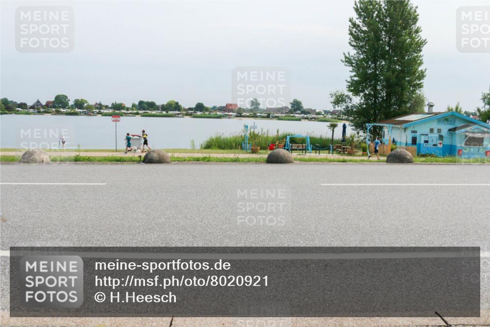 15.06.2025 - 27. Vierlanden-Triathlon H.Heesch http://msf.ph/oto/8020921 15.06.2025 11:16:28 Radfahren 45, 603, 717, 805 meine-sportfotos.de