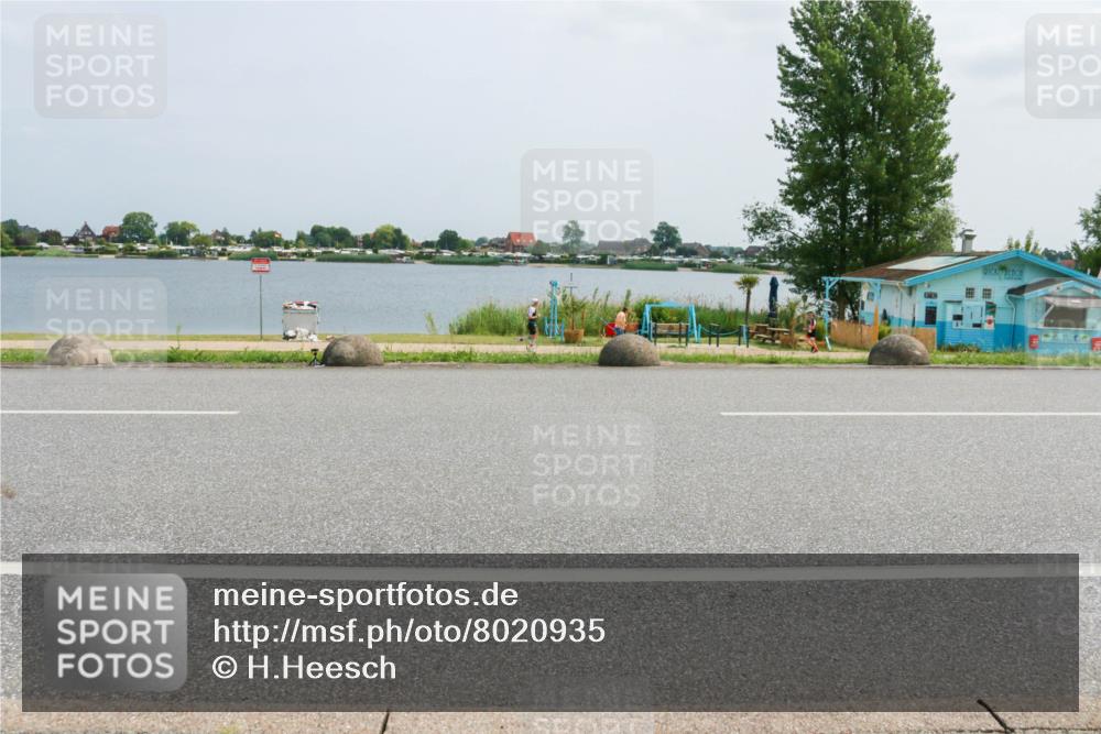 21.06.2025 - 27. Vierlanden-Triathlon H.Heesch http://msf.ph/oto/8020935 15.06.2025 12:04:27 Radfahren 725, 792, 901, 904, 954 meine-sportfotos.de