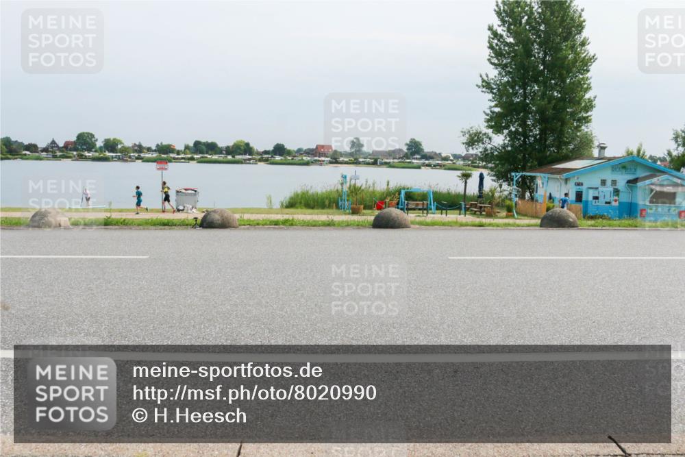 15.06.2025 - 27. Vierlanden-Triathlon H.Heesch http://msf.ph/oto/8020990 15.06.2025 11:16:29 Radfahren 45, 603, 717, 805 meine-sportfotos.de