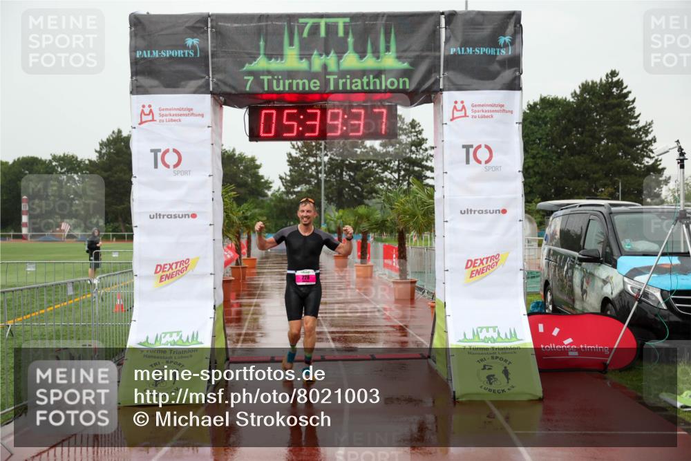 15.06.2025 - 7 Türme Triathlon Michael Strokosch http://msf.ph/oto/8021003 15.06.2025 15:39:37 Ziel 228 meine-sportfotos.de