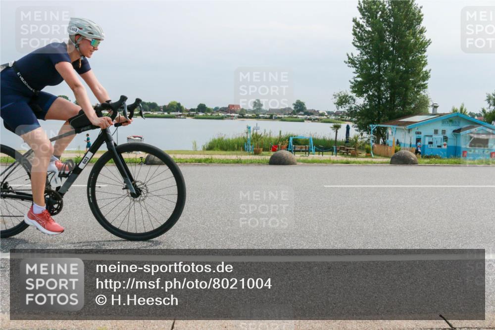 15.06.2025 - 27. Vierlanden-Triathlon H.Heesch http://msf.ph/oto/8021004 15.06.2025 11:16:29 Radfahren 45, 603, 717, 805 meine-sportfotos.de