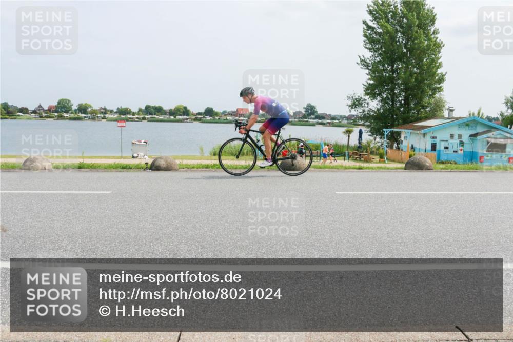 21.06.2025 - 27. Vierlanden-Triathlon H.Heesch http://msf.ph/oto/8021024 15.06.2025 12:04:29 Radfahren 725, 833, 904 meine-sportfotos.de