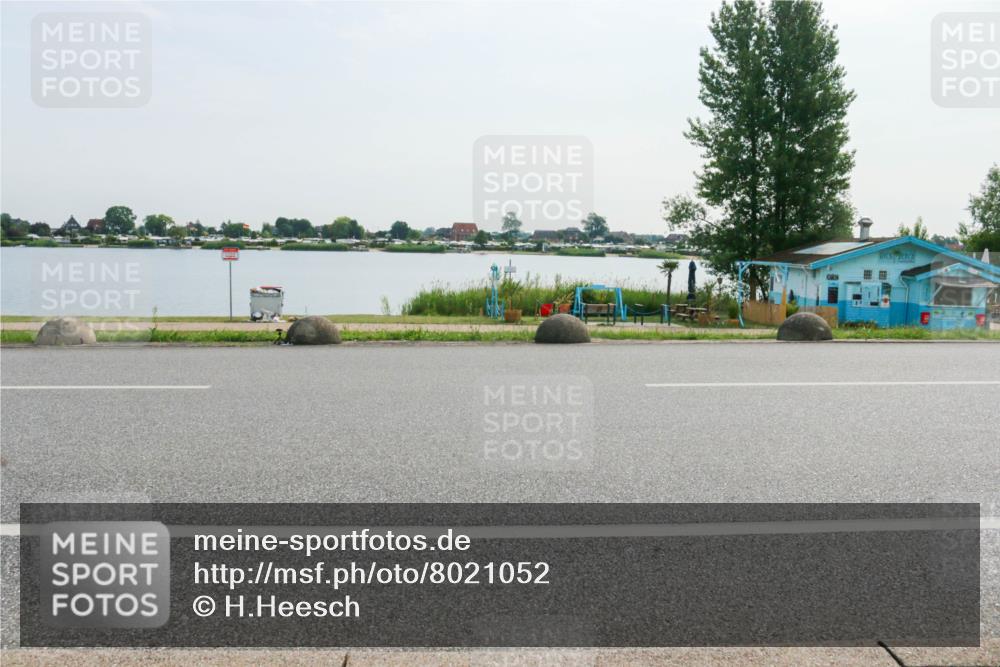 15.06.2025 - 27. Vierlanden-Triathlon H.Heesch http://msf.ph/oto/8021052 15.06.2025 09:51:36 Radfahren  meine-sportfotos.de