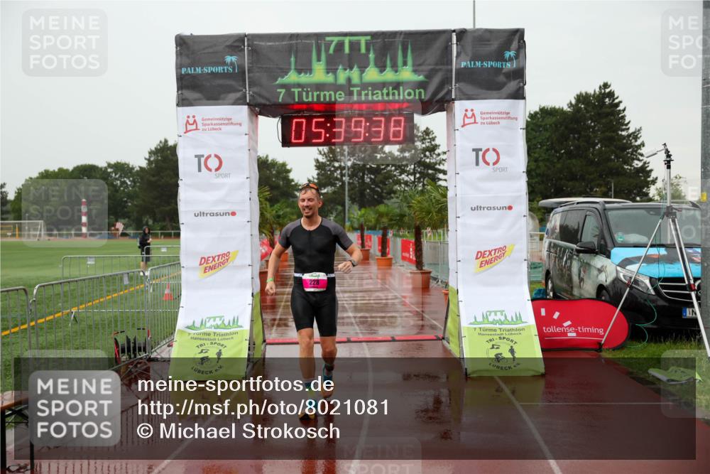 15.06.2025 - 7 Türme Triathlon Michael Strokosch http://msf.ph/oto/8021081 15.06.2025 15:39:38 Ziel 228 meine-sportfotos.de