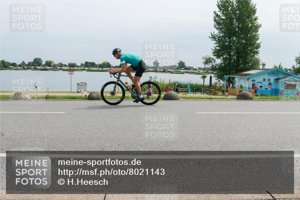 15.06.2025 - 27. Vierlanden-Triathlon H.Heesch http://msf.ph/oto/8021143 15.06.2025 11:16:34 Radfahren 45, 805, 953 meine-sportfotos.de