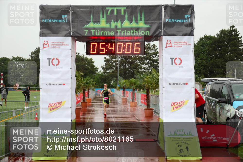 15.06.2025 - 7 Türme Triathlon Michael Strokosch http://msf.ph/oto/8021165 15.06.2025 15:40:06 Ziel 271 meine-sportfotos.de