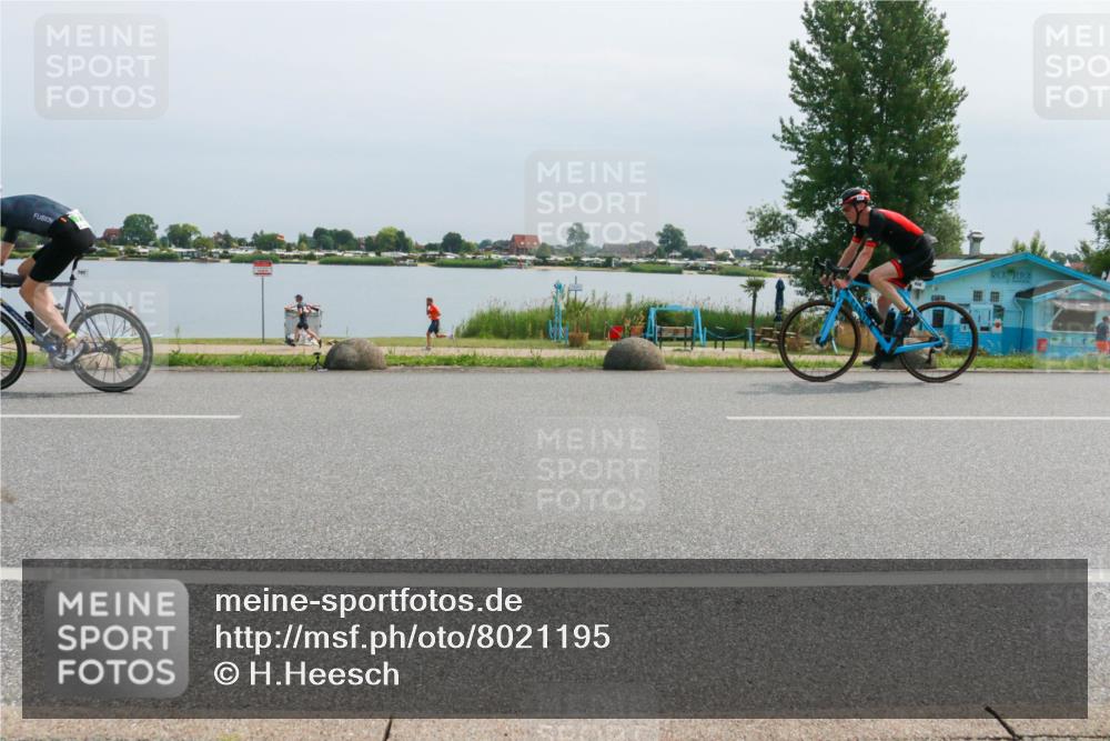 21.06.2025 - 27. Vierlanden-Triathlon H.Heesch http://msf.ph/oto/8021195 15.06.2025 11:16:40 Radfahren 204, 478, 797, 828, 953 meine-sportfotos.de