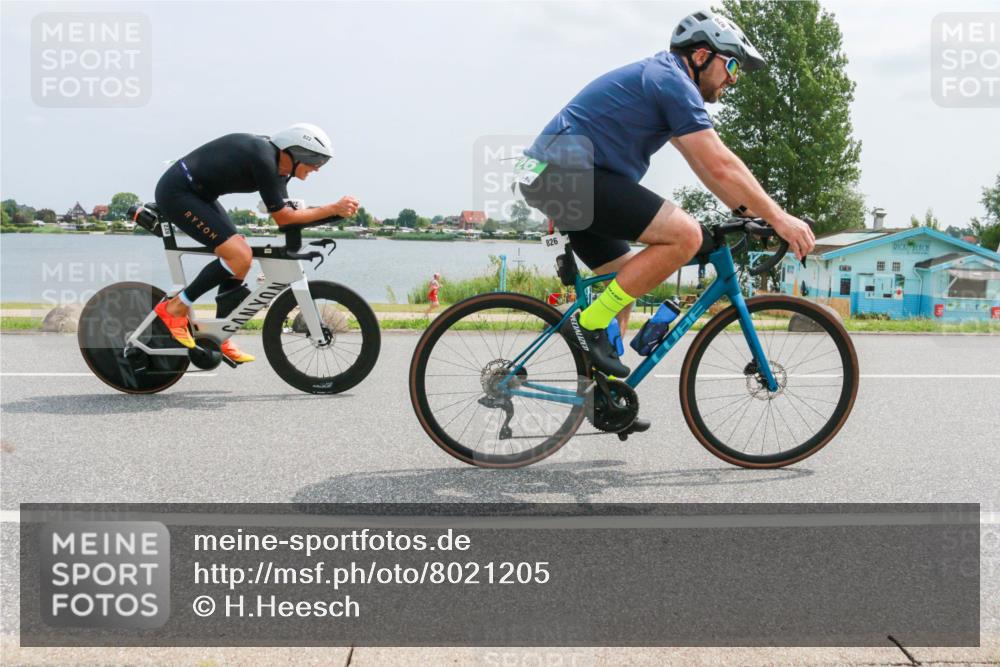 21.06.2025 - 27. Vierlanden-Triathlon H.Heesch http://msf.ph/oto/8021205 15.06.2025 12:04:44 Radfahren 822, 826, 913 meine-sportfotos.de