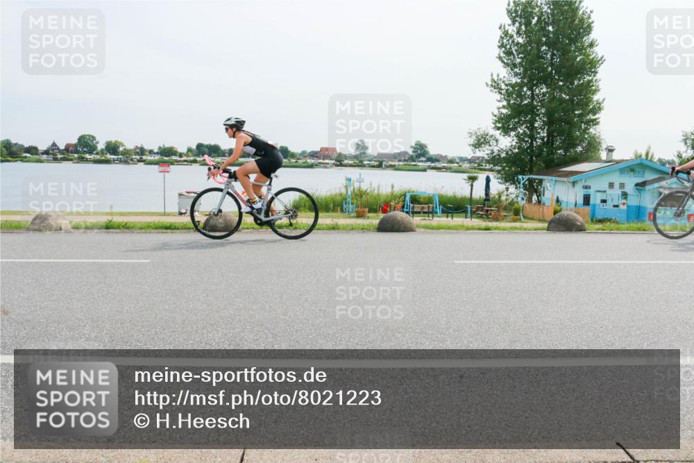 15.06.2025 - 27. Vierlanden-Triathlon H.Heesch http://msf.ph/oto/8021223 15.06.2025 10:27:17 Radfahren 206, 227, 586, 594 meine-sportfotos.de