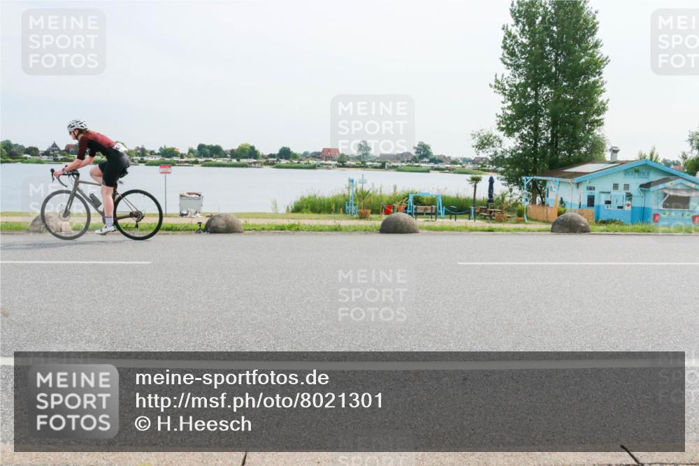 15.06.2025 - 27. Vierlanden-Triathlon H.Heesch http://msf.ph/oto/8021301 15.06.2025 10:27:18 Radfahren 206, 227, 586, 594 meine-sportfotos.de