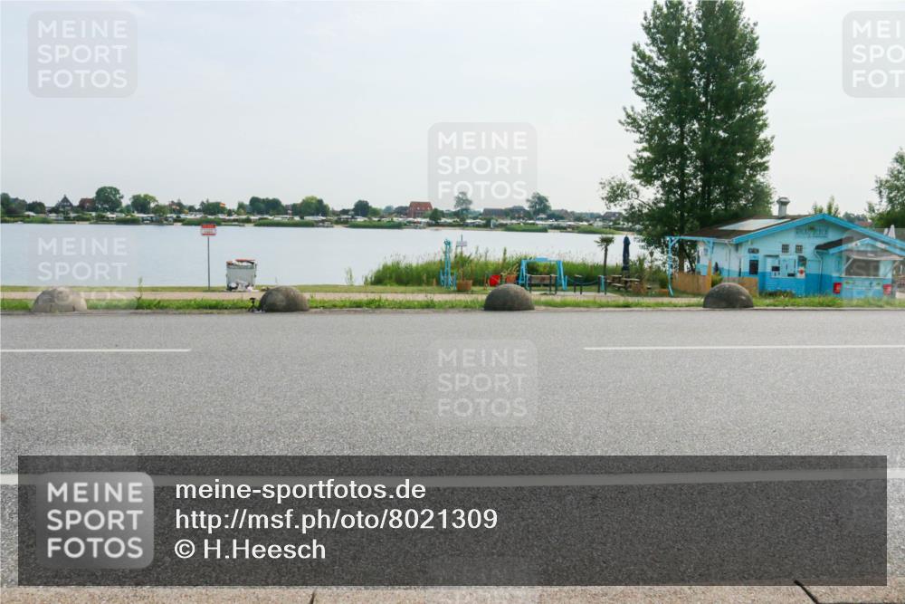 15.06.2025 - 27. Vierlanden-Triathlon H.Heesch http://msf.ph/oto/8021309 15.06.2025 09:51:41 Radfahren  meine-sportfotos.de
