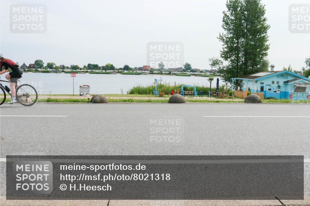 15.06.2025 - 27. Vierlanden-Triathlon H.Heesch http://msf.ph/oto/8021318 15.06.2025 10:27:18 Radfahren 206, 227, 586, 594 meine-sportfotos.de