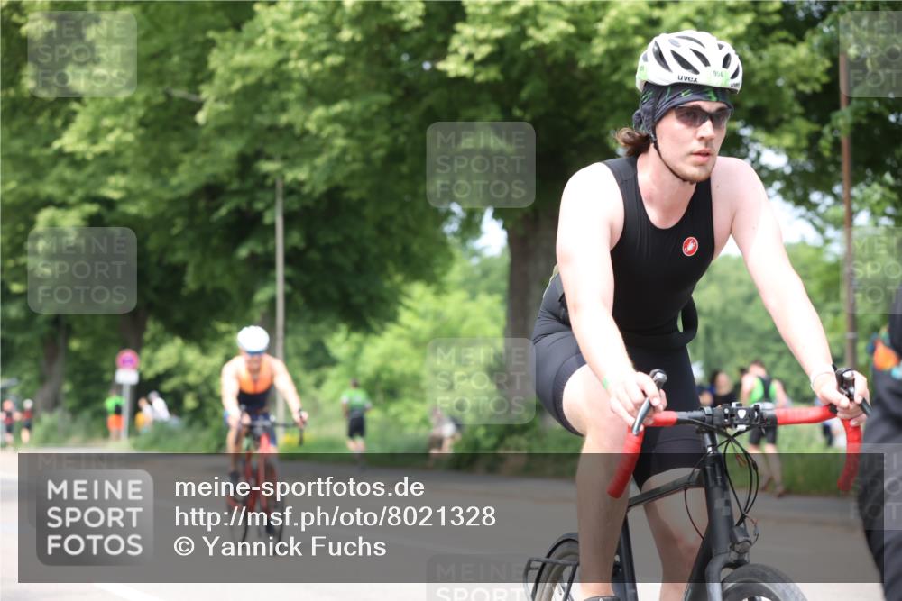 15.06.2025 - 7 Türme Triathlon Yannick Fuchs http://msf.ph/oto/8021328 15.06.2025 13:33:26 Radfahren 774, 775, 797, 956, 1144 meine-sportfotos.de