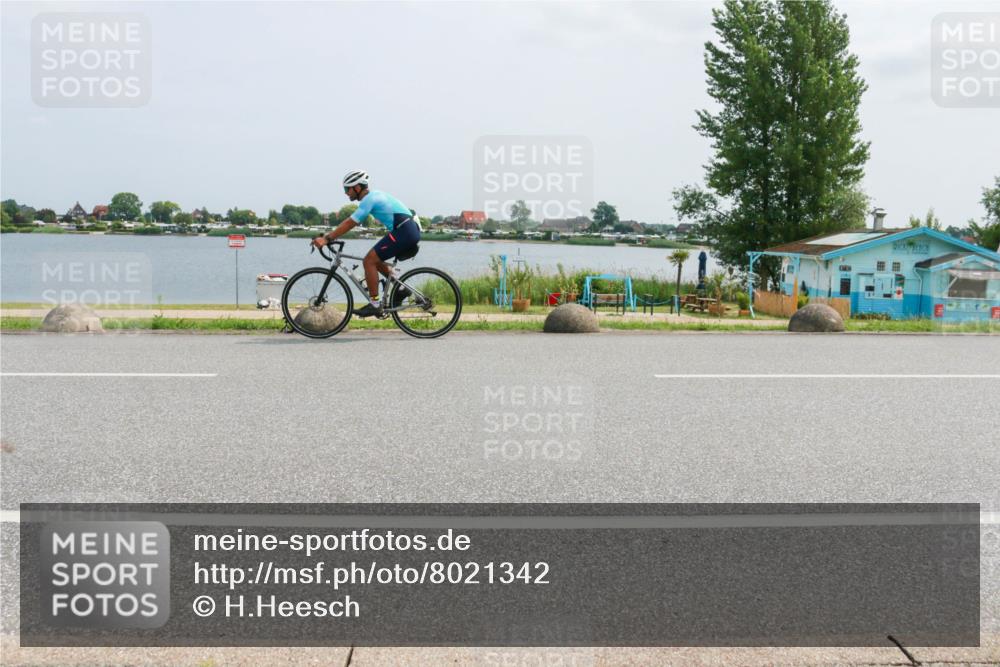 21.06.2025 - 27. Vierlanden-Triathlon H.Heesch http://msf.ph/oto/8021342 15.06.2025 12:04:53 Radfahren 252, 699 meine-sportfotos.de