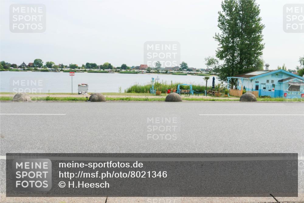 15.06.2025 - 27. Vierlanden-Triathlon H.Heesch http://msf.ph/oto/8021346 15.06.2025 10:27:20 Radfahren 206, 594 meine-sportfotos.de