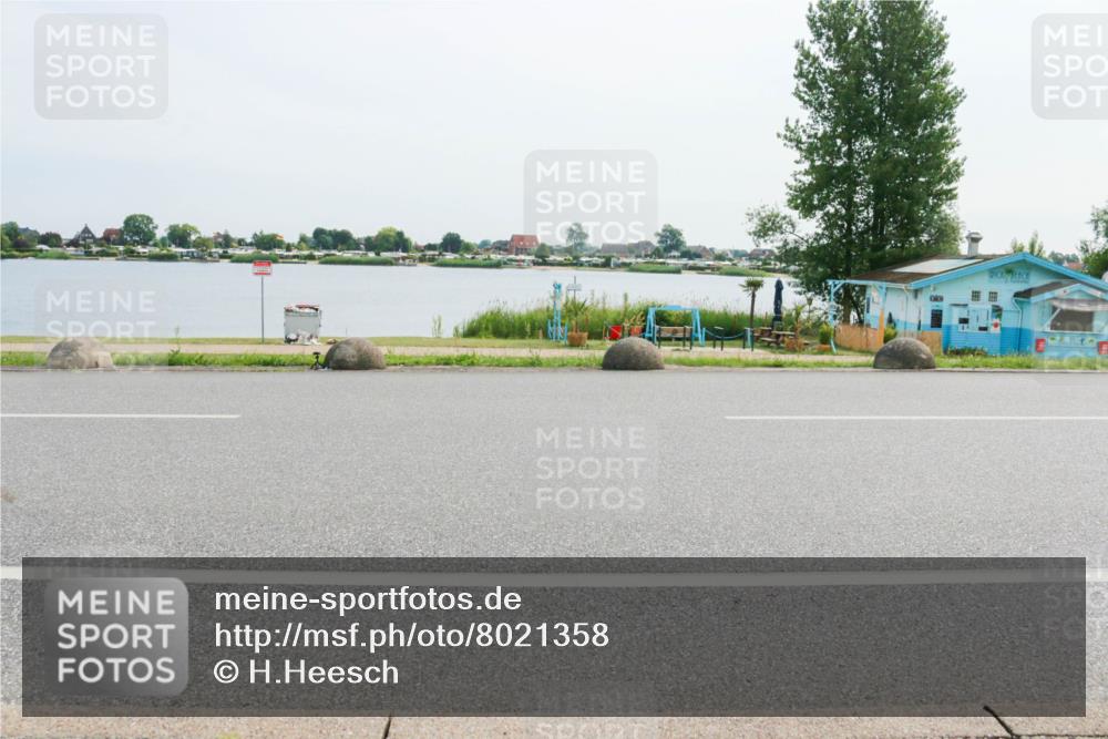 15.06.2025 - 27. Vierlanden-Triathlon H.Heesch http://msf.ph/oto/8021358 15.06.2025 10:27:20 Radfahren 206, 594 meine-sportfotos.de