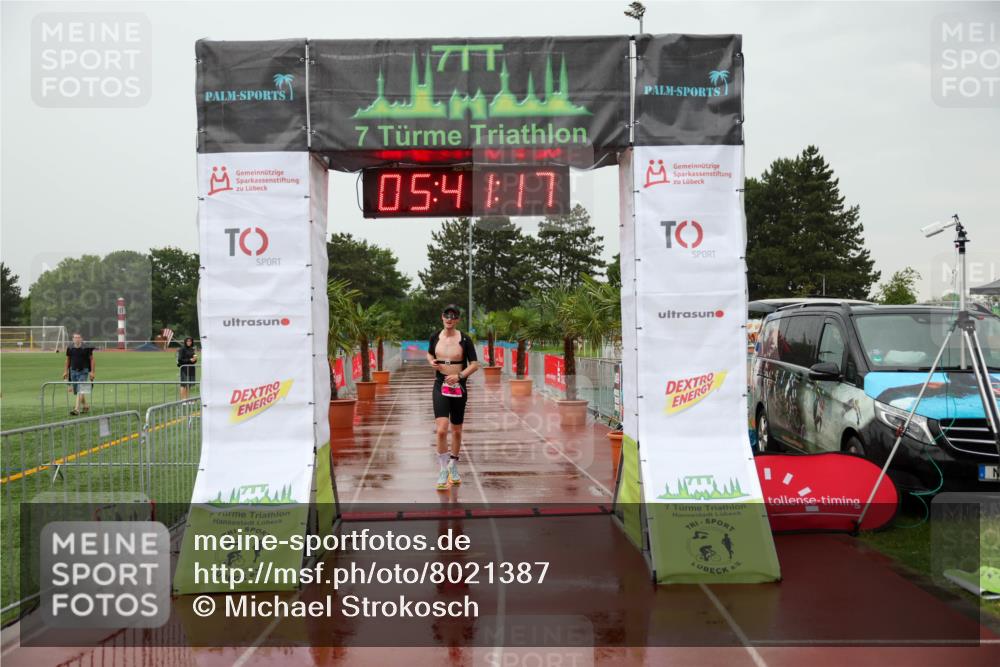 15.06.2025 - 7 Türme Triathlon Michael Strokosch http://msf.ph/oto/8021387 15.06.2025 15:41:17 Ziel 303 meine-sportfotos.de
