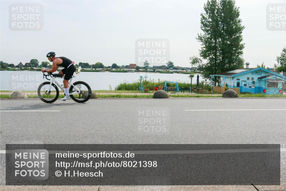 15.06.2025 - 27. Vierlanden-Triathlon H.Heesch http://msf.ph/oto/8021398 15.06.2025 09:51:53 Radfahren 69, 85, 120, 176, 205 meine-sportfotos.de