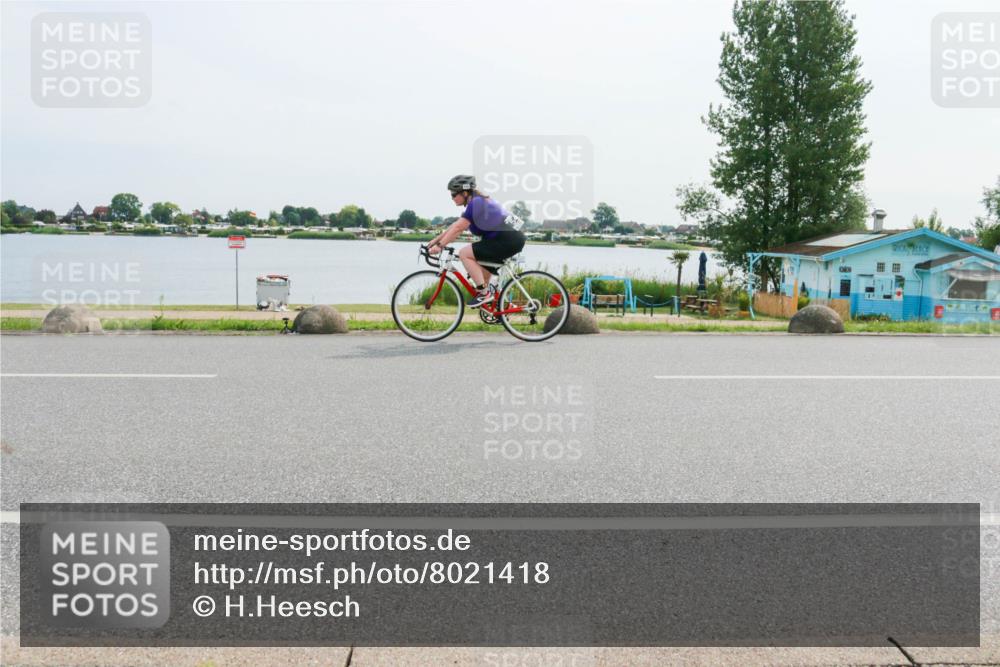 15.06.2025 - 27. Vierlanden-Triathlon H.Heesch http://msf.ph/oto/8021418 15.06.2025 10:27:23 Radfahren 176, 206, 549, 594 meine-sportfotos.de