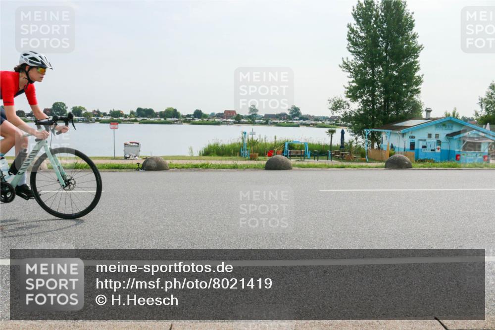 15.06.2025 - 27. Vierlanden-Triathlon H.Heesch http://msf.ph/oto/8021419 15.06.2025 09:51:56 Radfahren 69, 85, 120, 205 meine-sportfotos.de