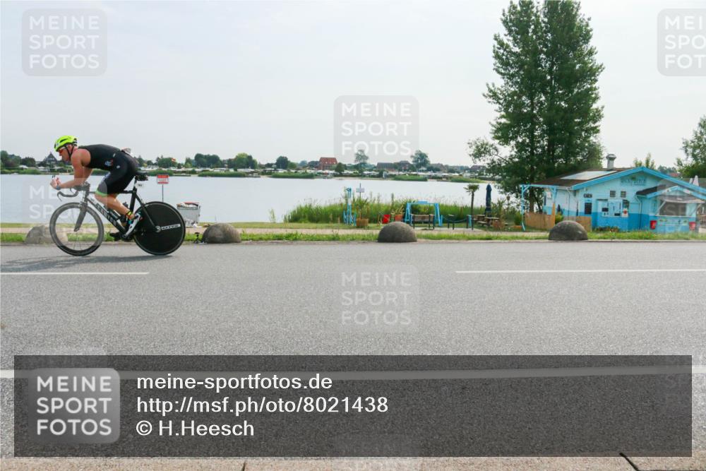15.06.2025 - 27. Vierlanden-Triathlon H.Heesch http://msf.ph/oto/8021438 15.06.2025 09:52:06 Radfahren 129, 181 meine-sportfotos.de