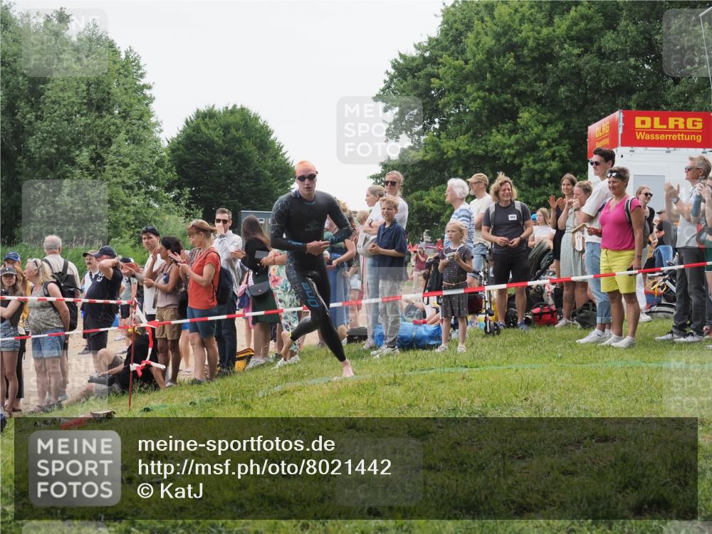 15.06.2025 - 27. Vierlanden-Triathlon KatJ http://msf.ph/oto/8021442 15.06.2025 10:52:24 Schwimmen 652, 682, 693, 759 meine-sportfotos.de