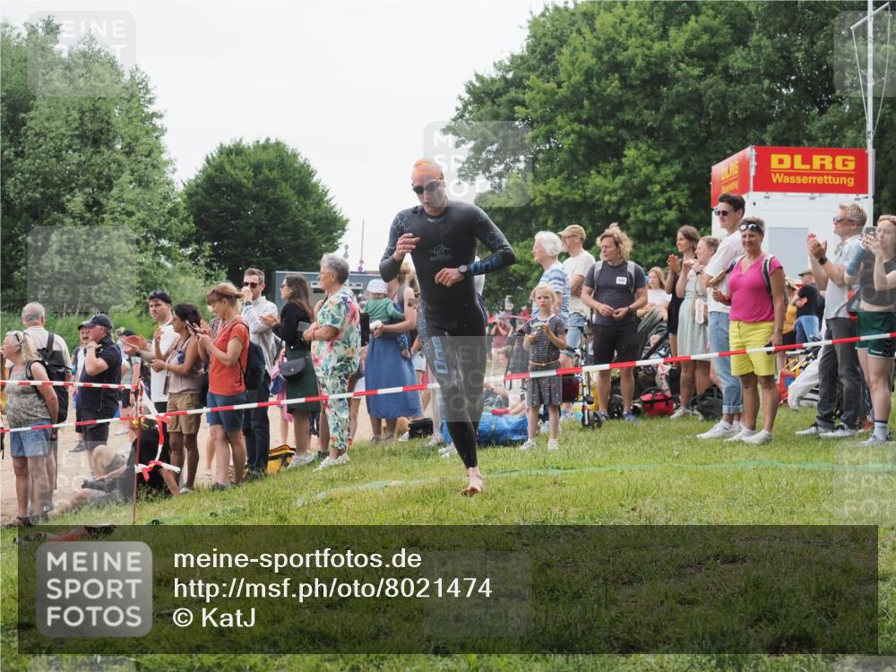 15.06.2025 - 27. Vierlanden-Triathlon KatJ http://msf.ph/oto/8021474 15.06.2025 10:52:24 Schwimmen 652, 682, 693, 759 meine-sportfotos.de