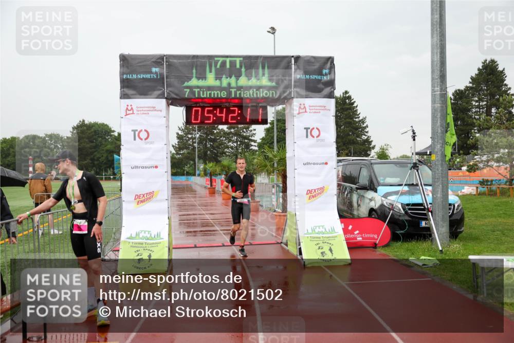 15.06.2025 - 7 Türme Triathlon Michael Strokosch http://msf.ph/oto/8021502 15.06.2025 15:42:10 Ziel 208 meine-sportfotos.de