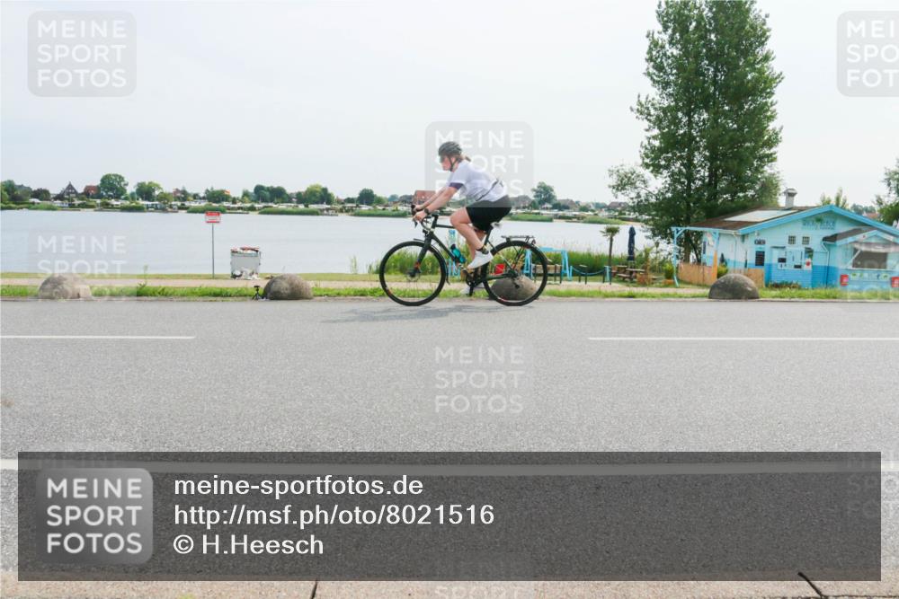15.06.2025 - 27. Vierlanden-Triathlon H.Heesch http://msf.ph/oto/8021516 15.06.2025 10:27:25 Radfahren 165, 176, 492, 549, 594 meine-sportfotos.de
