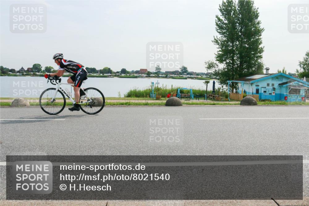 15.06.2025 - 27. Vierlanden-Triathlon H.Heesch http://msf.ph/oto/8021540 15.06.2025 09:52:21 Radfahren 51, 214, 223, 226, 231, 251 meine-sportfotos.de