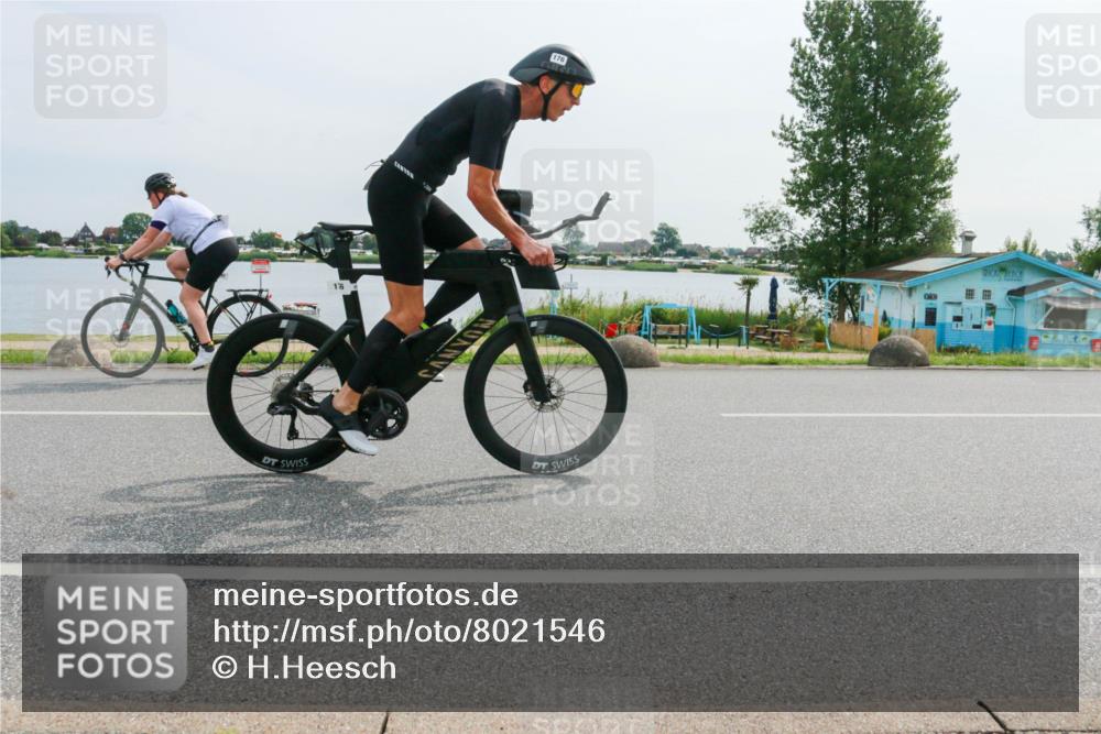 15.06.2025 - 27. Vierlanden-Triathlon H.Heesch http://msf.ph/oto/8021546 15.06.2025 10:27:26 Radfahren 165, 176, 492, 549 meine-sportfotos.de