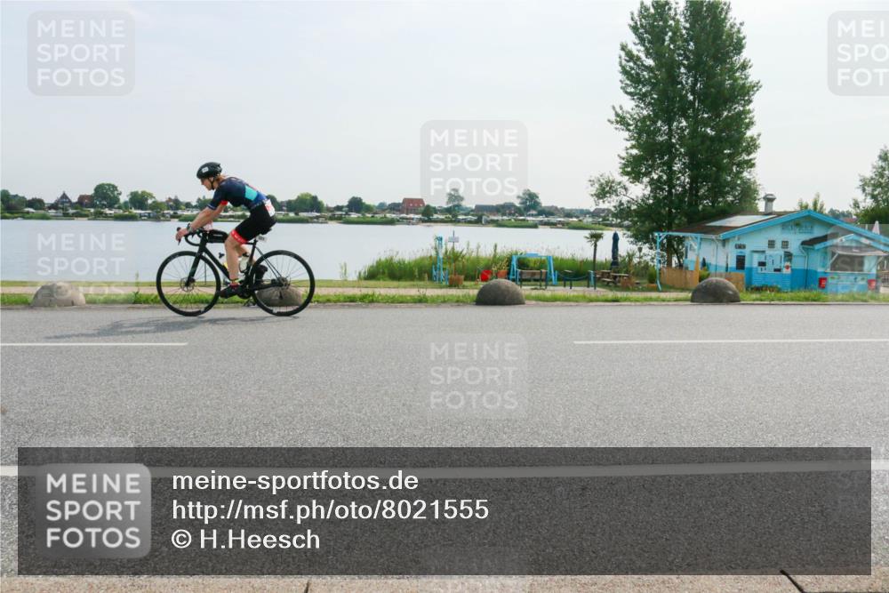 15.06.2025 - 27. Vierlanden-Triathlon H.Heesch http://msf.ph/oto/8021555 15.06.2025 09:52:22 Radfahren 51, 214, 223, 226, 231, 251 meine-sportfotos.de