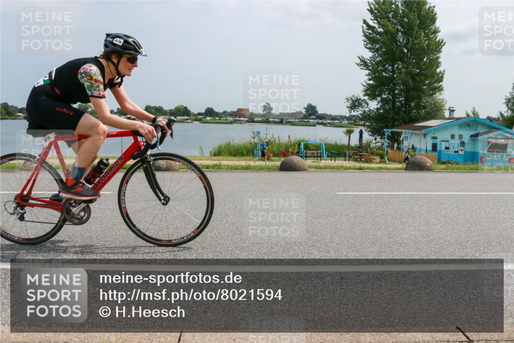21.06.2025 - 27. Vierlanden-Triathlon H.Heesch http://msf.ph/oto/8021594 15.06.2025 12:05:15 Radfahren 671, 898, 927, 978 meine-sportfotos.de