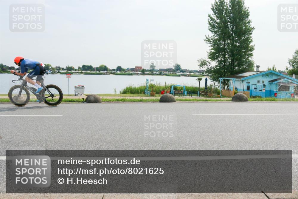 15.06.2025 - 27. Vierlanden-Triathlon H.Heesch http://msf.ph/oto/8021625 15.06.2025 09:53:00 Radfahren 61, 88 meine-sportfotos.de