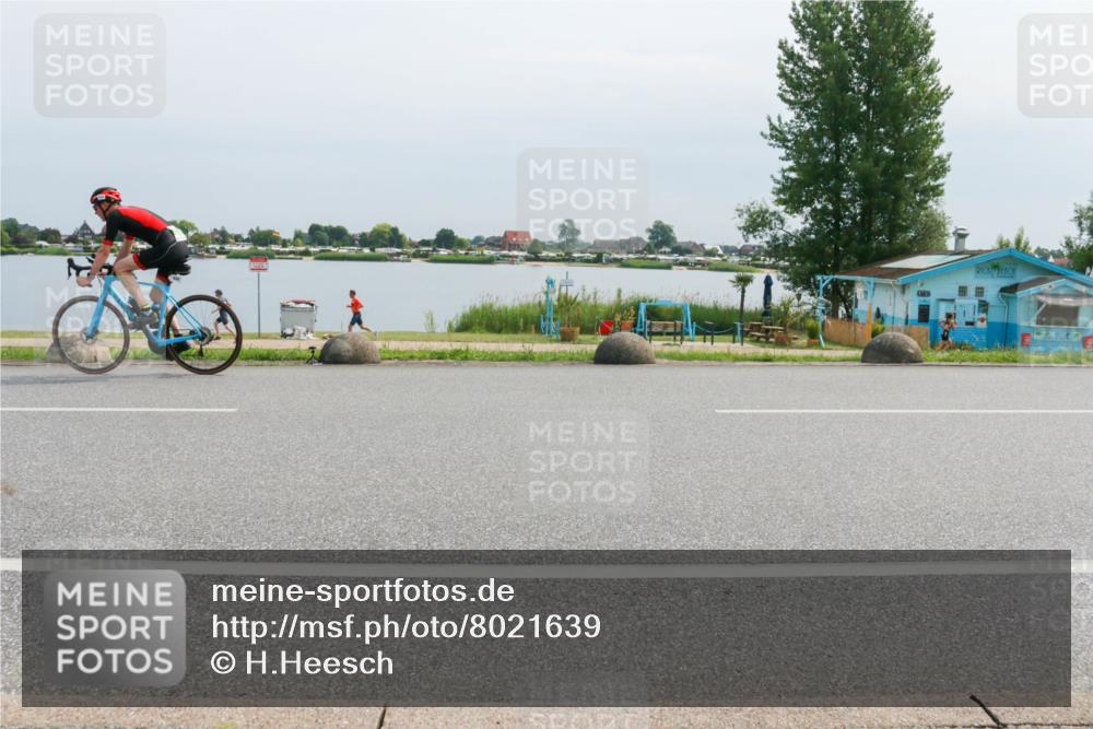 15.06.2025 - 27. Vierlanden-Triathlon H.Heesch http://msf.ph/oto/8021639 15.06.2025 11:16:40 Radfahren 204, 478, 797, 828, 953 meine-sportfotos.de