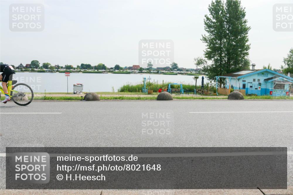15.06.2025 - 27. Vierlanden-Triathlon H.Heesch http://msf.ph/oto/8021648 15.06.2025 09:53:14 Radfahren 222 meine-sportfotos.de