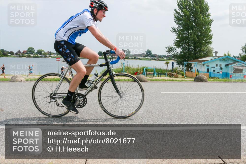 21.06.2025 - 27. Vierlanden-Triathlon H.Heesch http://msf.ph/oto/8021677 15.06.2025 12:05:24 Radfahren 931, 969 meine-sportfotos.de