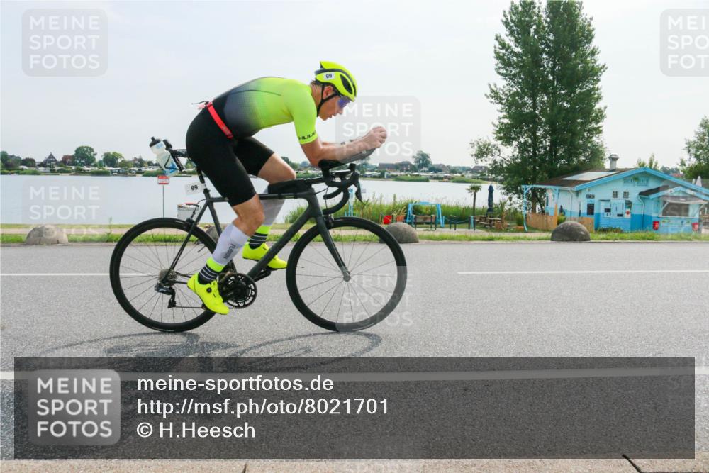 15.06.2025 - 27. Vierlanden-Triathlon H.Heesch http://msf.ph/oto/8021701 15.06.2025 09:53:58 Radfahren 99, 100 meine-sportfotos.de