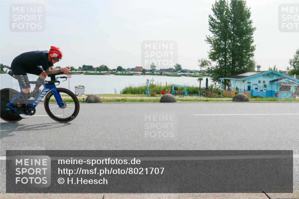 15.06.2025 - 27. Vierlanden-Triathlon H.Heesch http://msf.ph/oto/8021707 15.06.2025 09:53:59 Radfahren 99, 100 meine-sportfotos.de