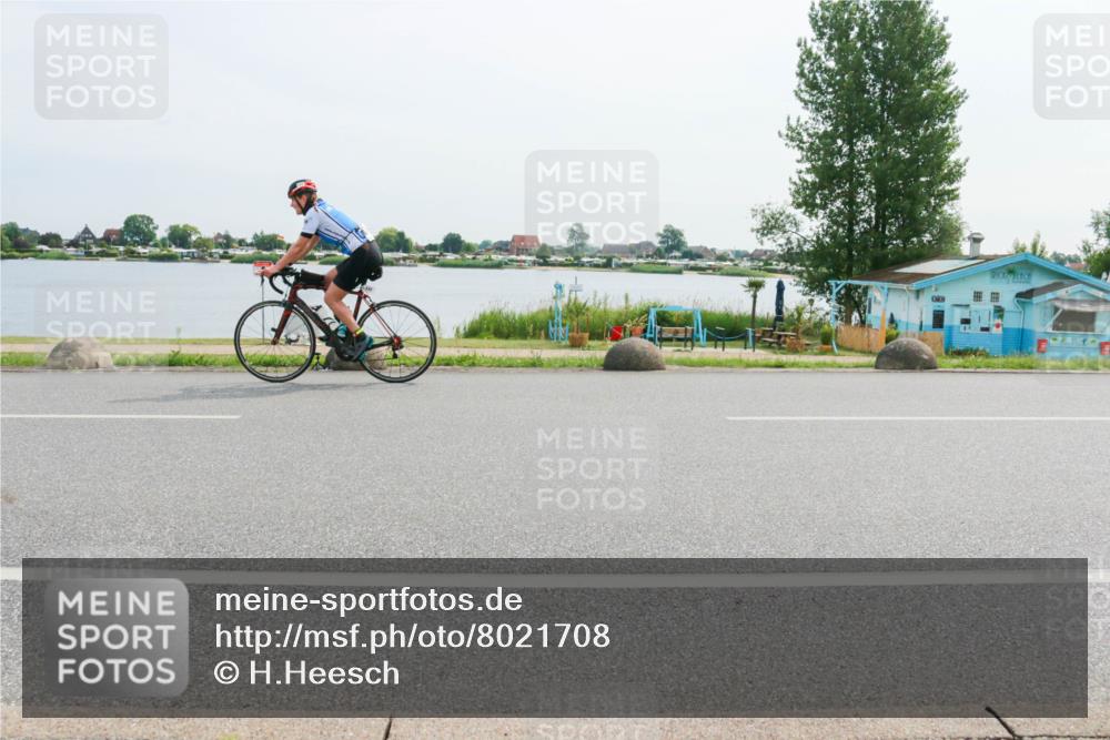 15.06.2025 - 27. Vierlanden-Triathlon H.Heesch http://msf.ph/oto/8021708 15.06.2025 10:27:29 Radfahren 165, 176, 492, 522, 549, 628 meine-sportfotos.de