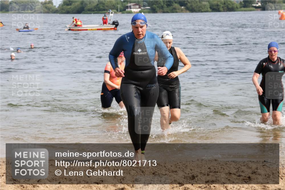 15.06.2025 - 27. Vierlanden-Triathlon Lena Gebhardt http://msf.ph/oto/8021713 15.06.2025 10:19:02 Schwimmen 478, 498, 543, 558 meine-sportfotos.de