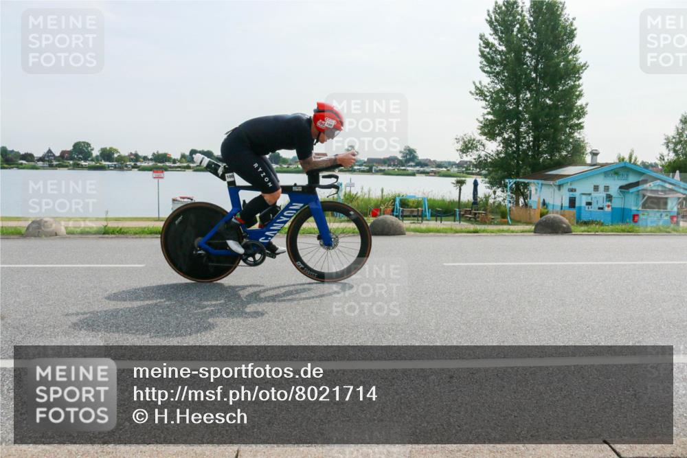 15.06.2025 - 27. Vierlanden-Triathlon H.Heesch http://msf.ph/oto/8021714 15.06.2025 09:53:59 Radfahren 99, 100 meine-sportfotos.de